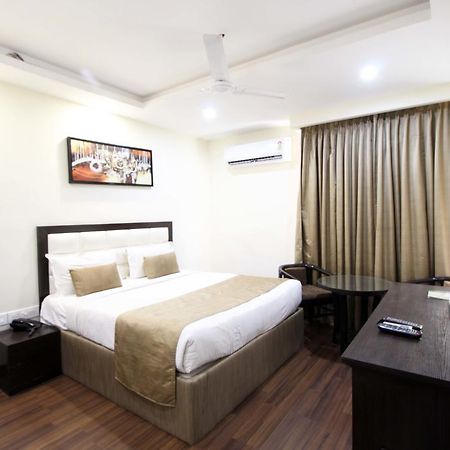 Hotel Genx Usha Kiran Agra Agra  Esterno foto