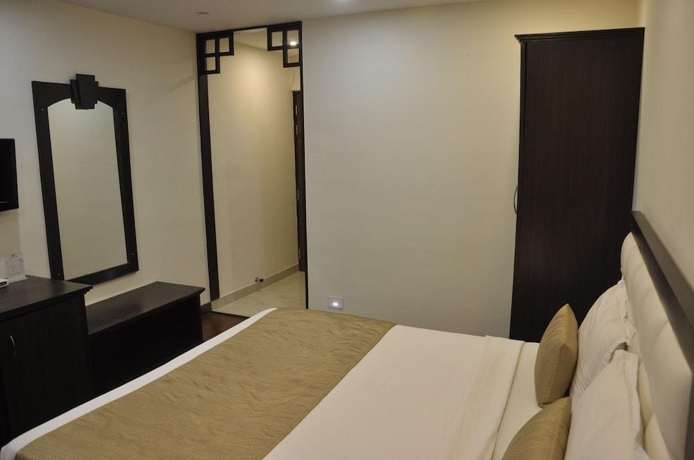 Hotel Genx Usha Kiran Agra Agra  Esterno foto
