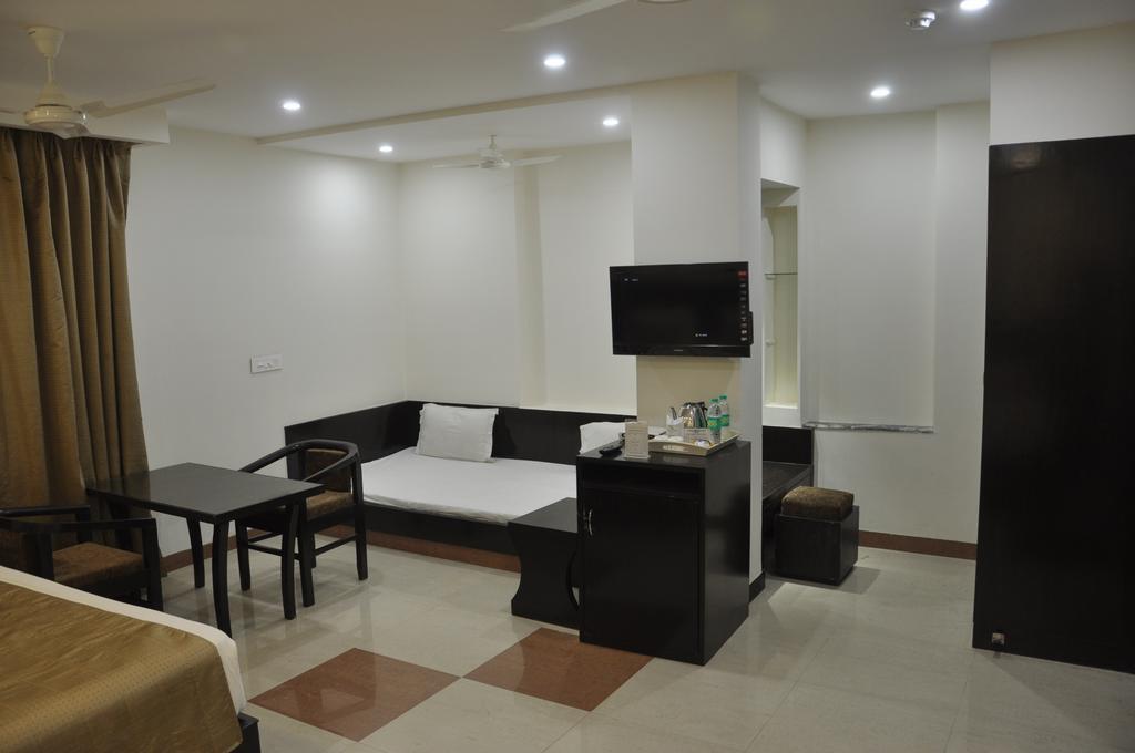 Hotel Genx Usha Kiran Agra Agra  Esterno foto