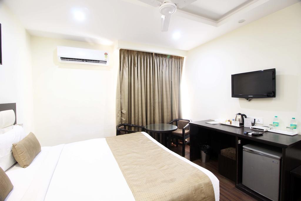 Hotel Genx Usha Kiran Agra Agra  Esterno foto