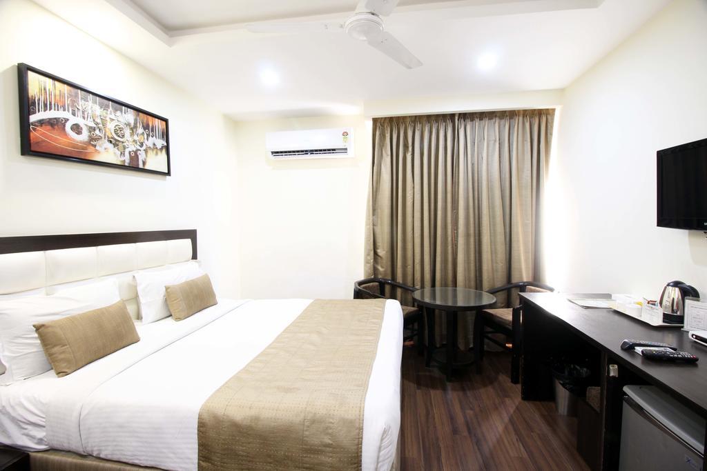 Hotel Genx Usha Kiran Agra Agra  Esterno foto