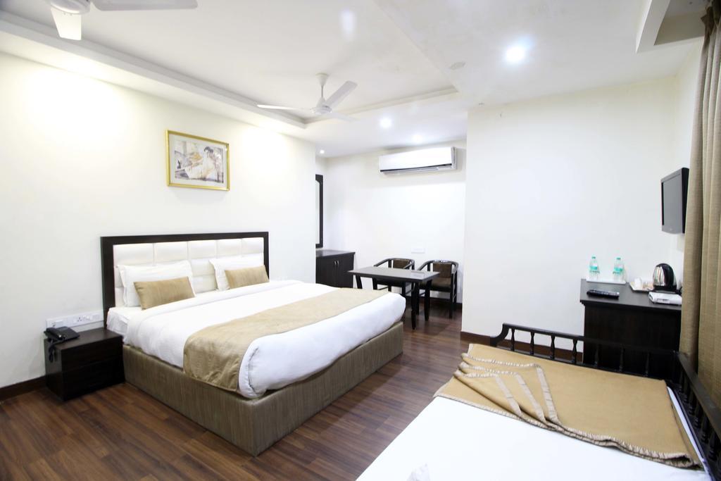 Hotel Genx Usha Kiran Agra Agra  Esterno foto