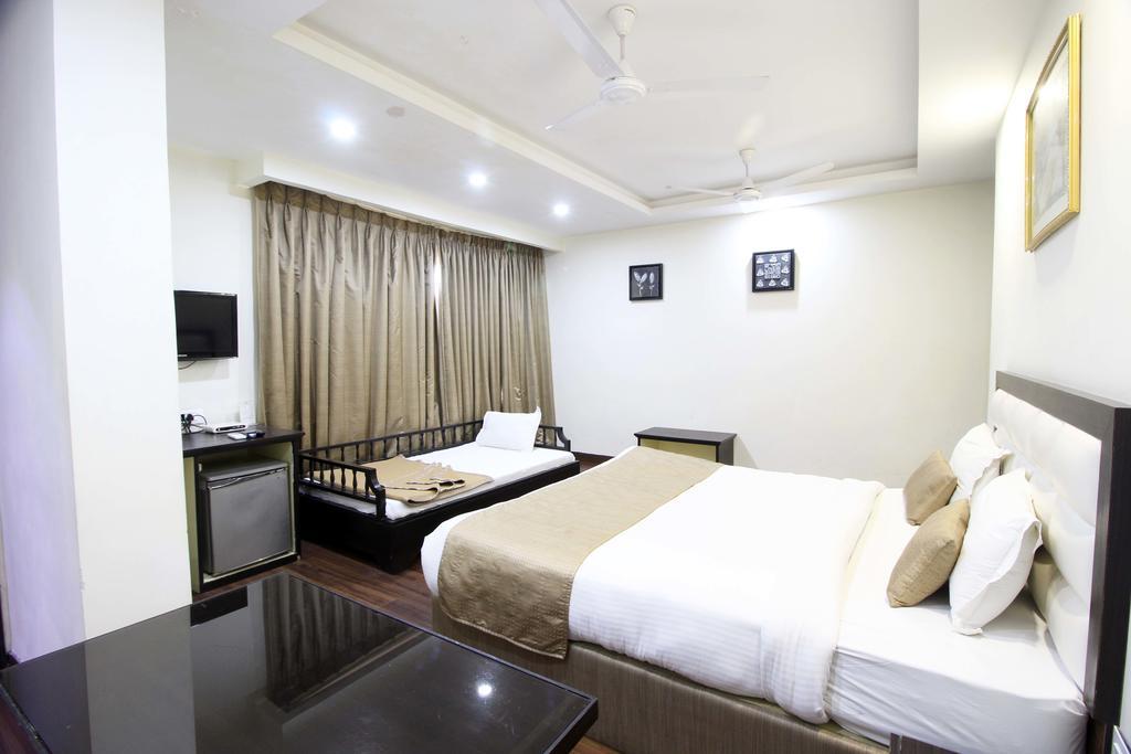Hotel Genx Usha Kiran Agra Agra  Esterno foto