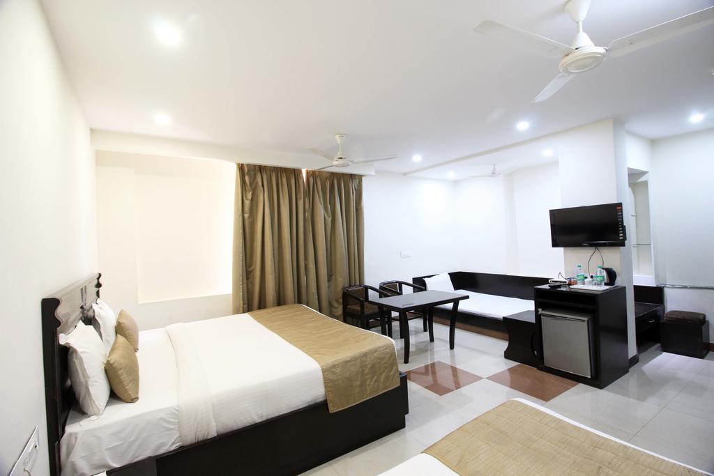 Hotel Genx Usha Kiran Agra Agra  Esterno foto
