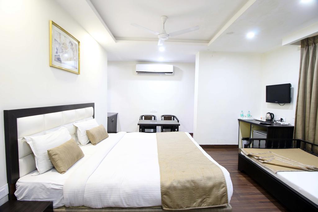 Hotel Genx Usha Kiran Agra Agra  Esterno foto