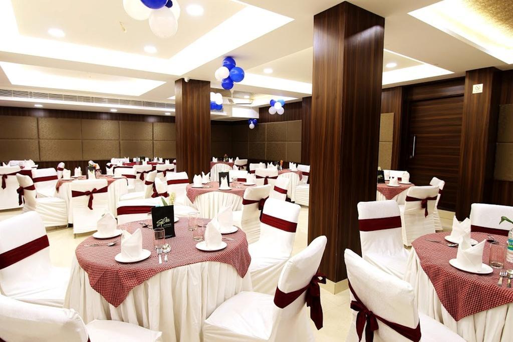 Hotel Genx Usha Kiran Agra Agra  Esterno foto