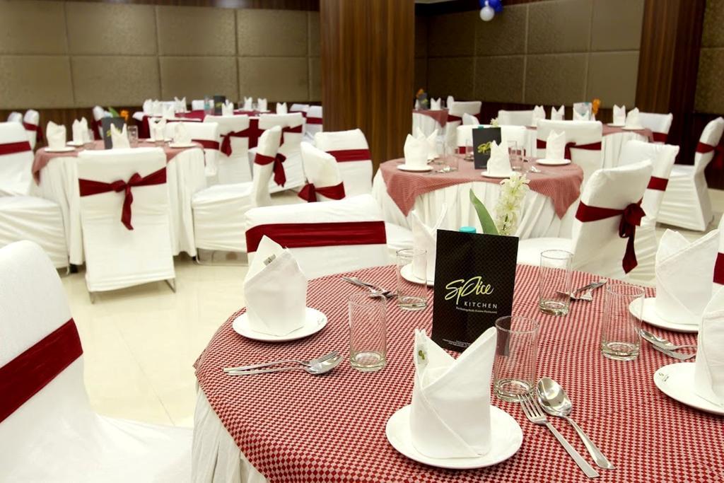 Hotel Genx Usha Kiran Agra Agra  Esterno foto