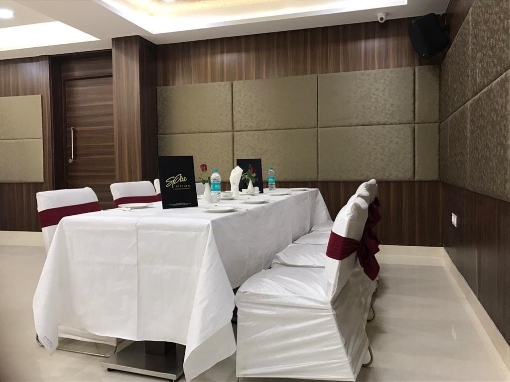 Hotel Genx Usha Kiran Agra Agra  Esterno foto
