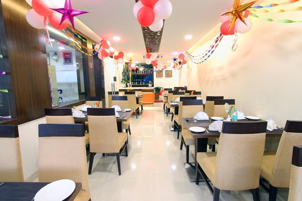 Hotel Genx Usha Kiran Agra Agra  Esterno foto