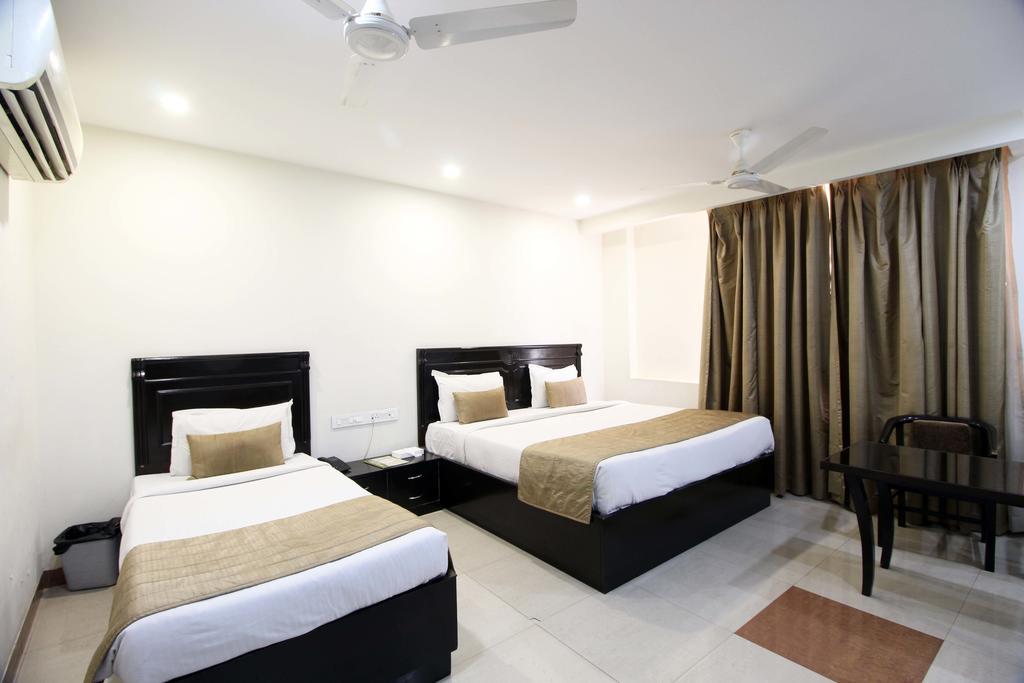 Hotel Genx Usha Kiran Agra Agra  Esterno foto