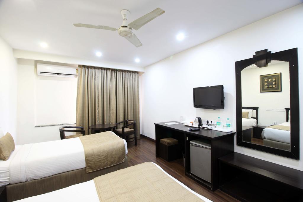 Hotel Genx Usha Kiran Agra Agra  Esterno foto