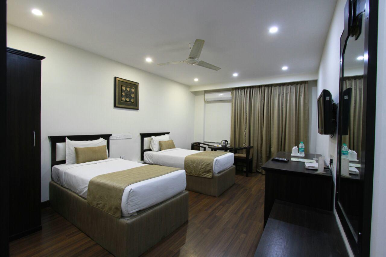 Hotel Genx Usha Kiran Agra Agra  Esterno foto