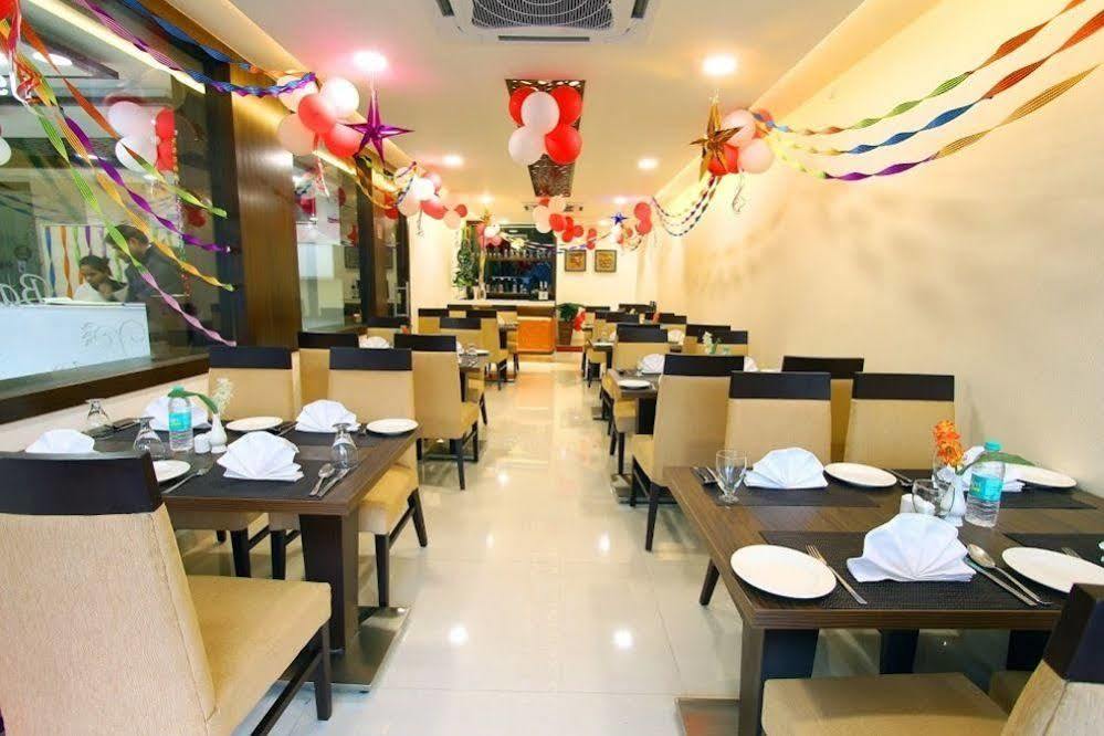 Hotel Genx Usha Kiran Agra Agra  Esterno foto