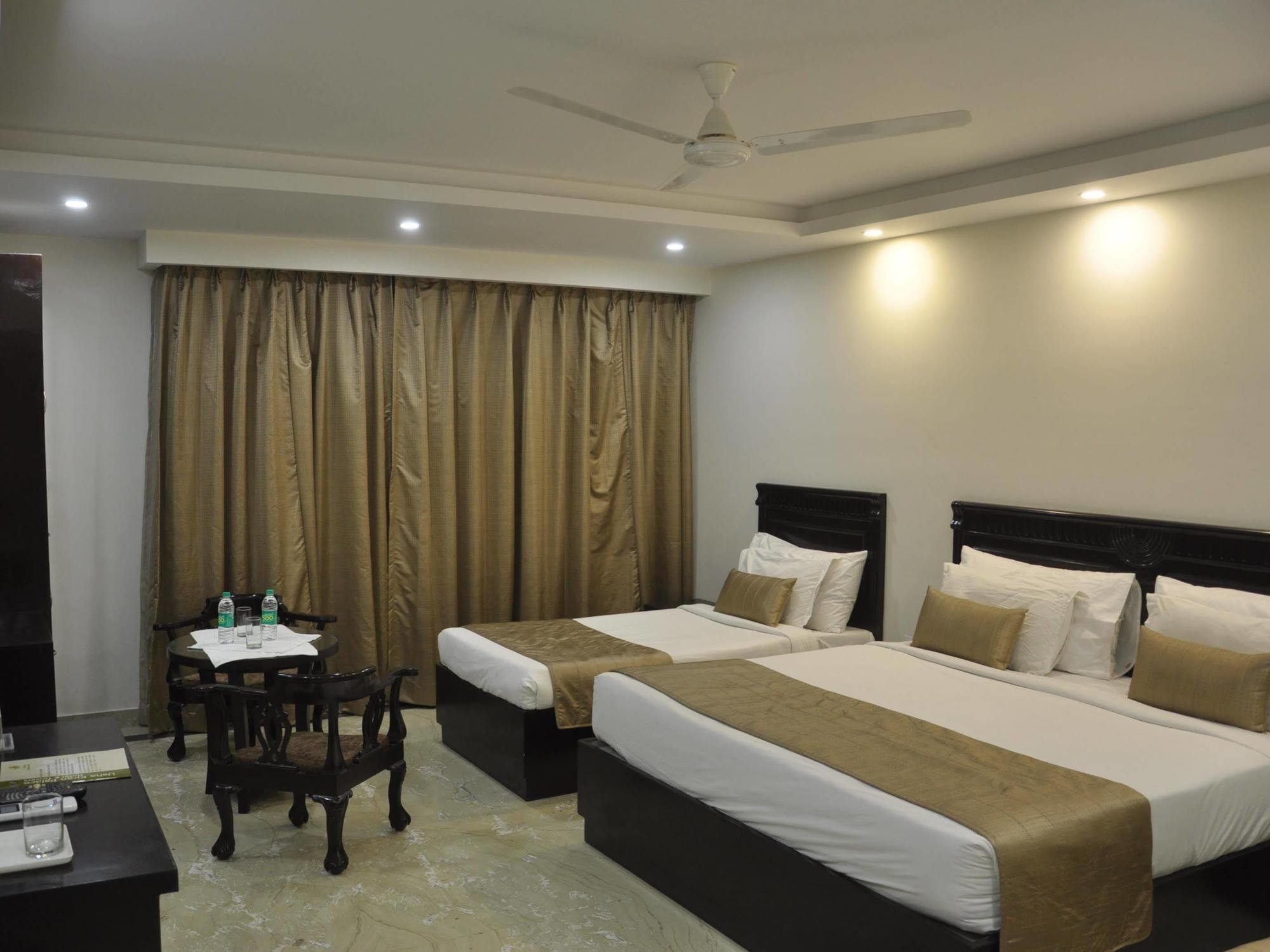 Hotel Genx Usha Kiran Agra Agra  Esterno foto