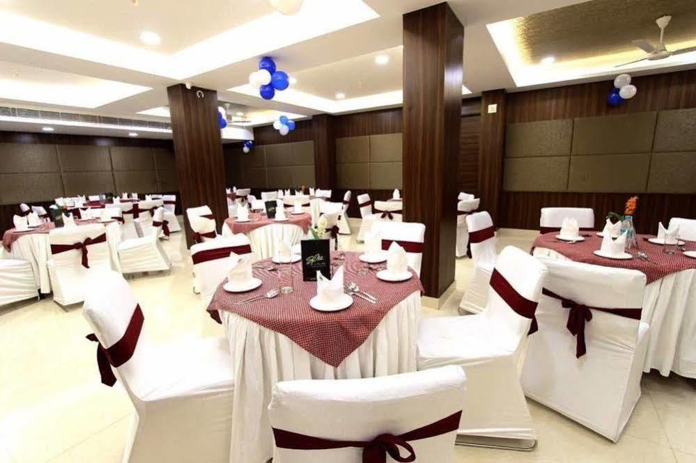 Hotel Genx Usha Kiran Agra Agra  Esterno foto