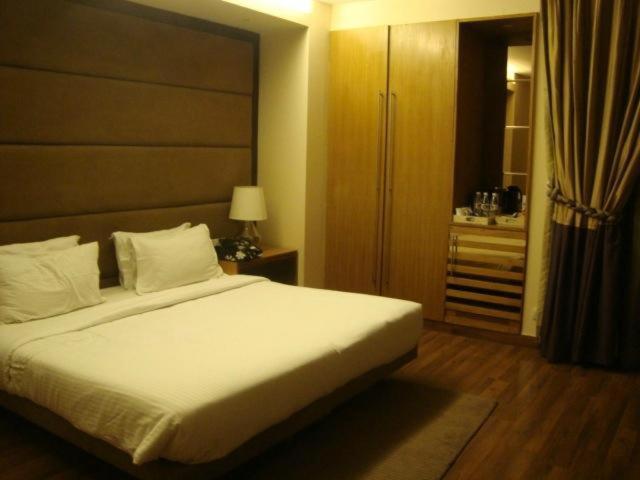 Hotel Genx Usha Kiran Agra Agra  Esterno foto